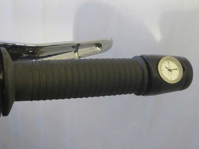 k-BMW-R18-Lenkergewicht-schwarz-mit-weisser-Uhr