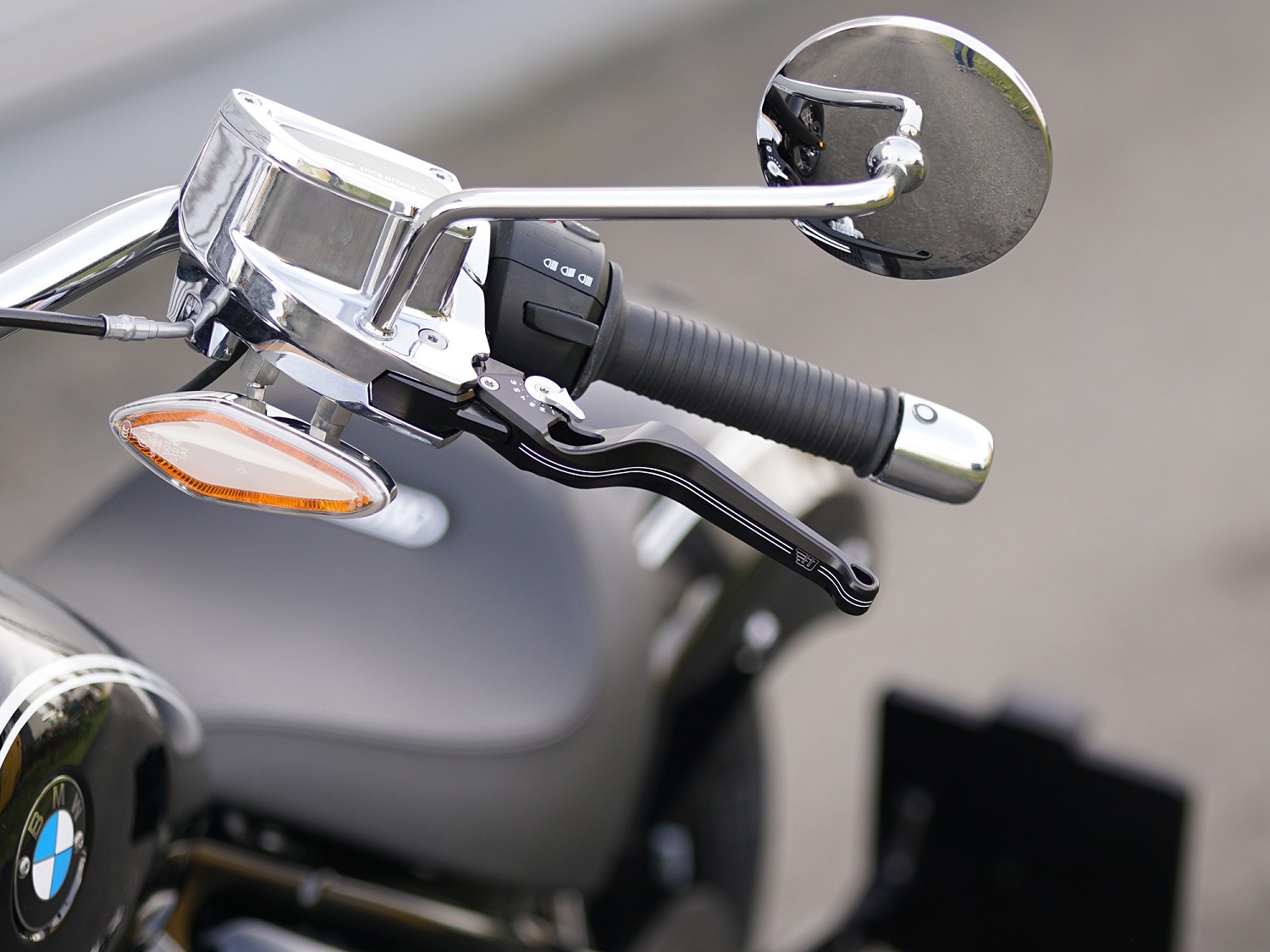 dsc02022-bmw-r18-bremshebel-kupplungshebel_e55386a25202a1b37d16bd1c0315cc93 ABM Design '2Stripes' Clutch Lever for BMW R18