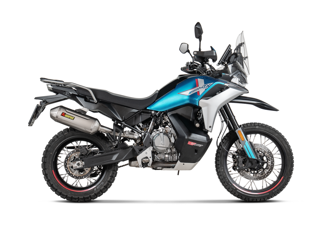 Akrapovic Auspuff Slip-On CF MOTO 800MT-X