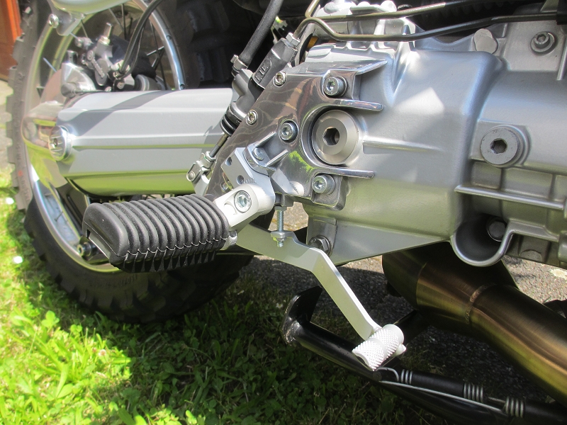 k-20160627-907317-Fussraste-R800-1100R-80001_1 BMW R1100R driver footrest lowering adjustable 40mm lower R850R ABE