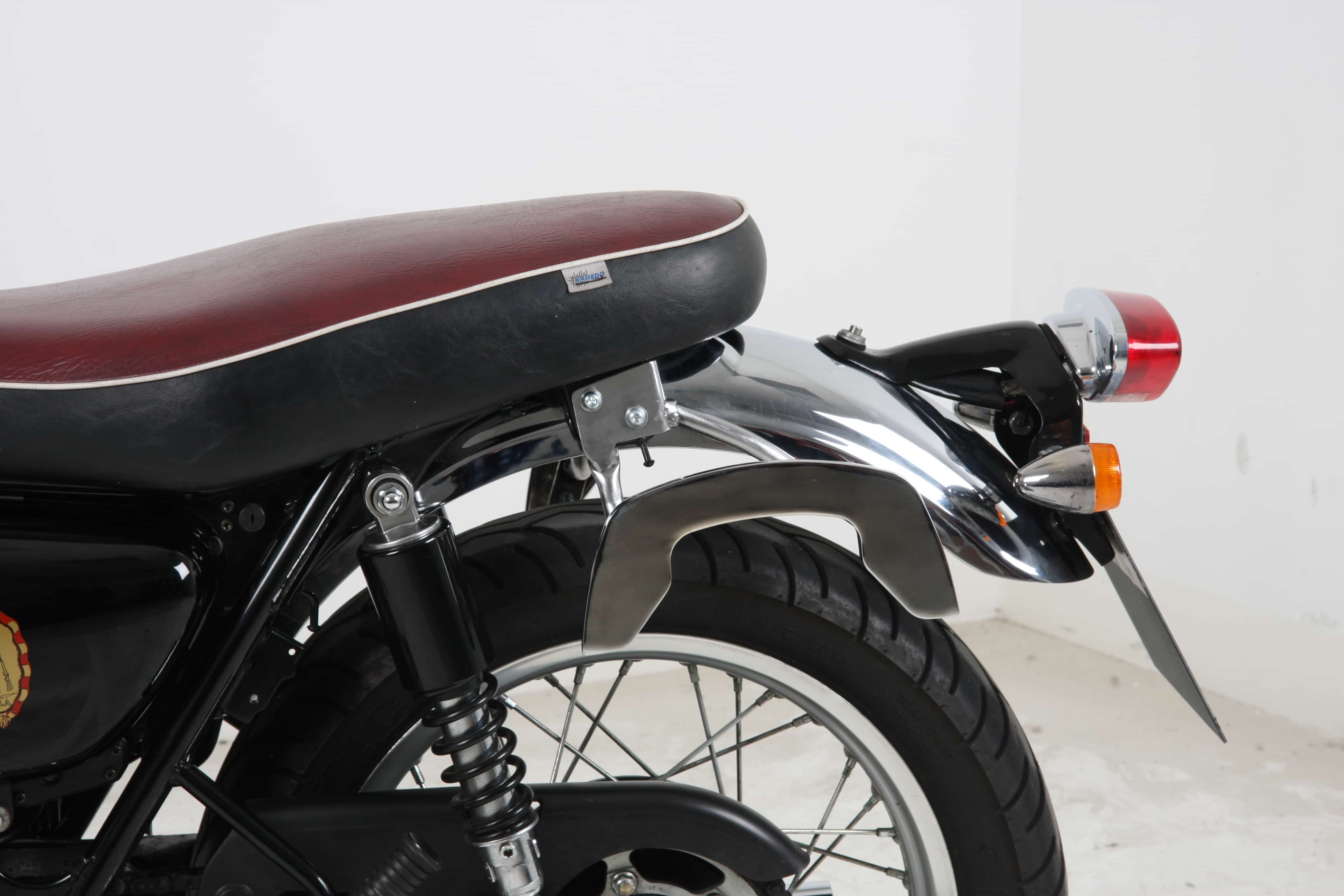 C-Bow Seitenträger schwarz für Kawasaki W 650 (1999-2006)/W 800 (2011-2016)