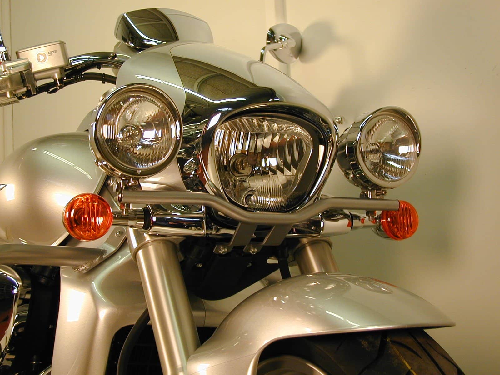 Twinlight Zusatzscheinwerferset (Fernlicht) inkl. Halter und Kabel chrom für Suzuki M 1800 (VZR) R Intruder (2006-2012)