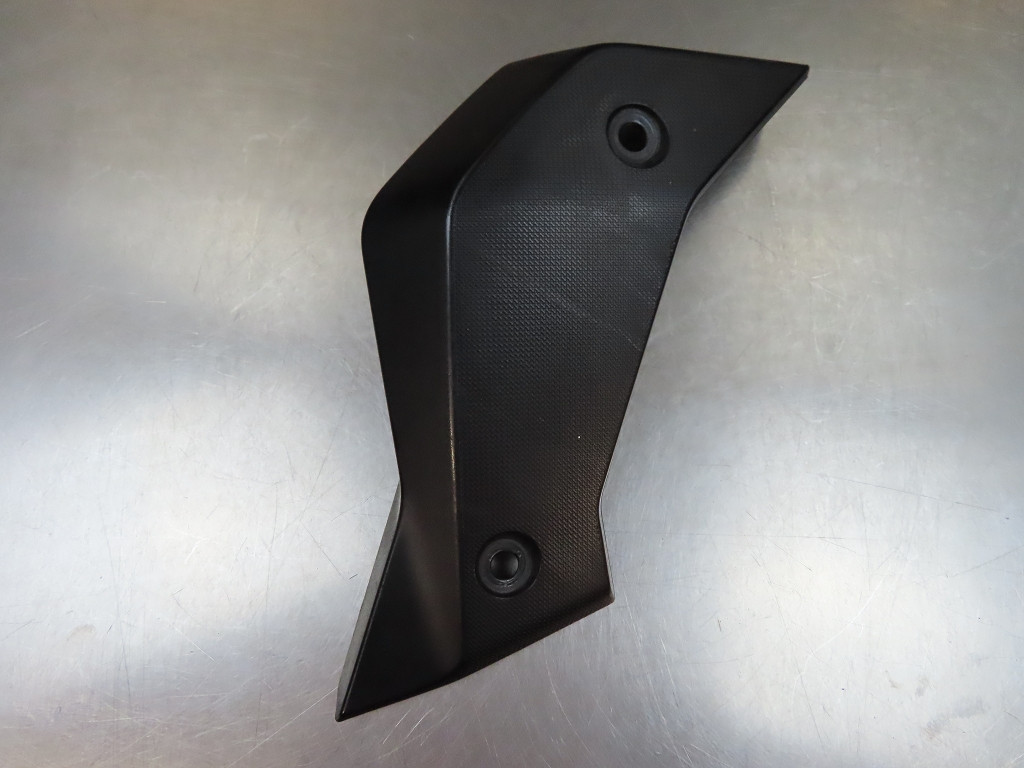 Cubierta de radiador original izquierda para BMW K53 R1200R LC Cubierta de radiador original izquierda para BMW K53 R1200R LC