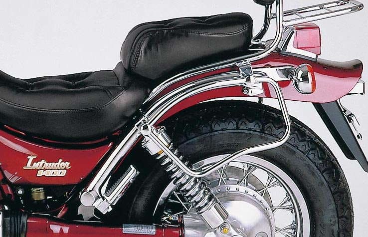 Rohr-Ledertaschenhalter chrom für Suzuki VS 1400 Intruder (1987-2003)