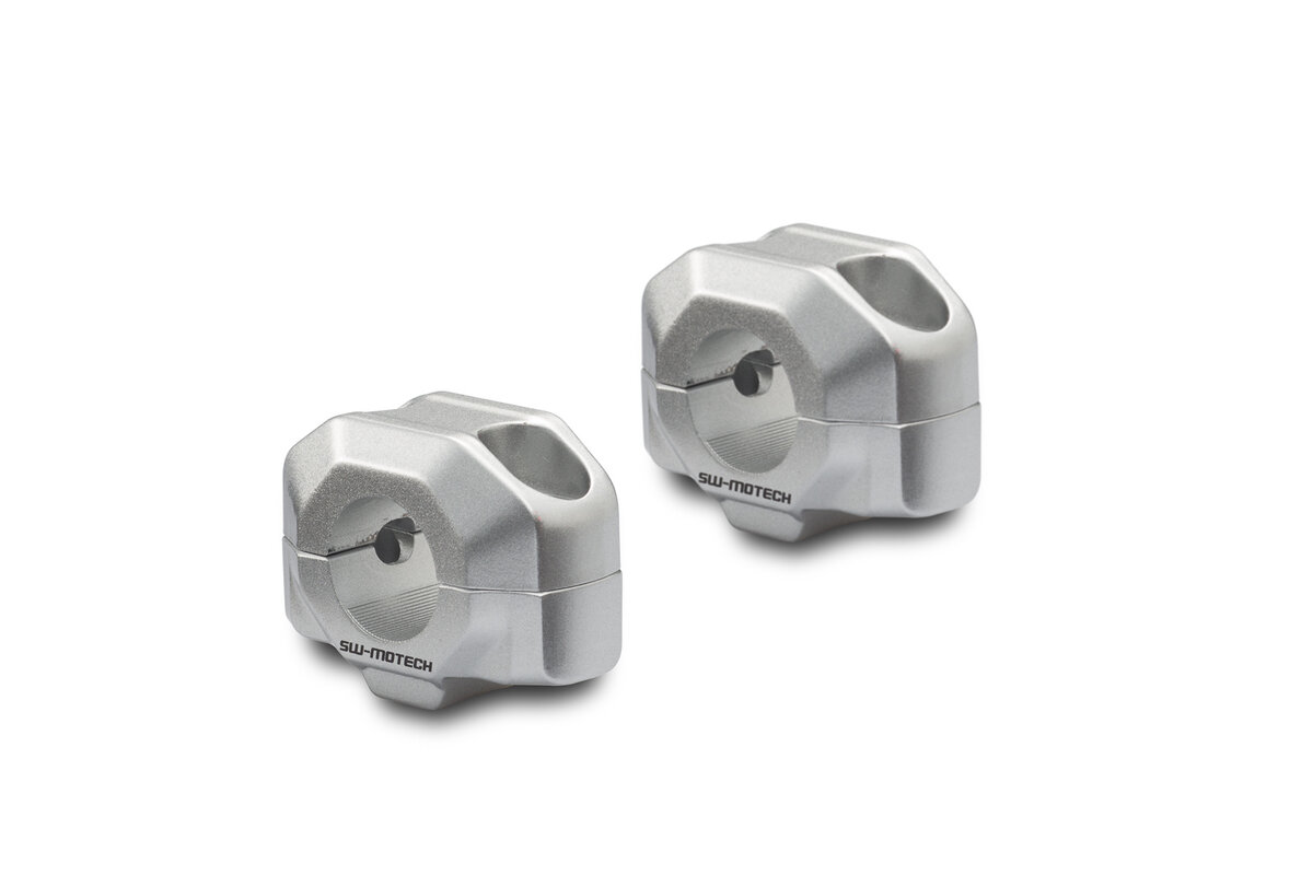 Lenkererhöhung für Ø 22 mm Lenker H=15 mm. Silbern. Lenkererhöhung für Ø 22 mm Lenker H=15 mm. Silbern.