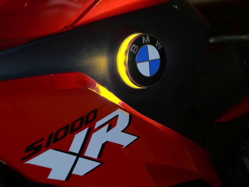 BMW-S1000XR-zweifarbige-LED-Emblemblinker_776-25b1fd0508bd8f