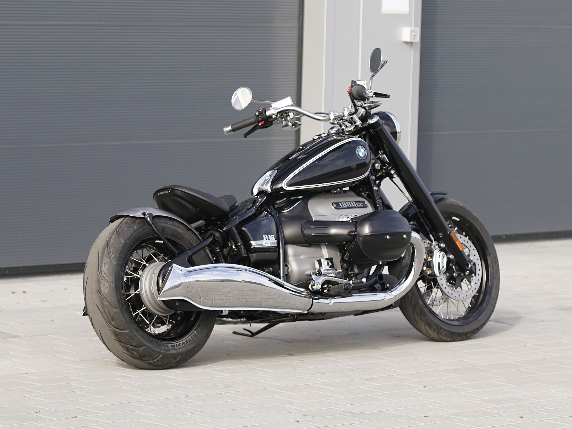 Bobber-Heckfender-Umbau-Kit-mit-Sitz-f-r-BMW-R18-1800-12