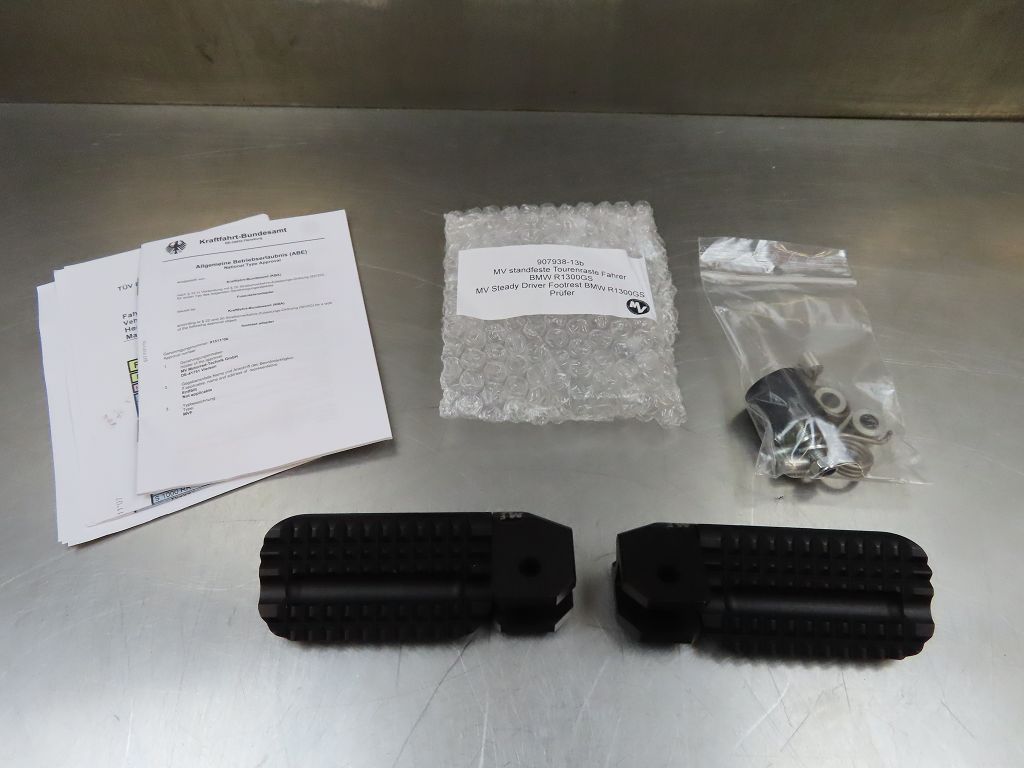 supporto pedana pilota 35 mm più basso 45 mm più largo anodizzato nero per BMW R1300GS