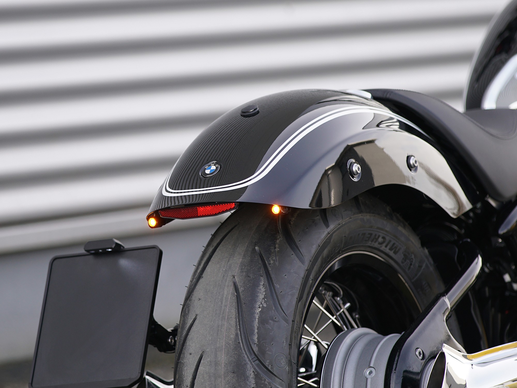dsc02004-bmw-r18-kennzeichenhalter-seitlich_e1397267d6638e3989e569ac59ca1456