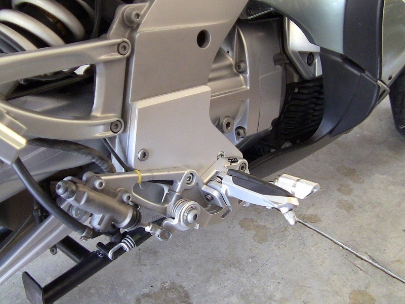 k-907216-907224-IMG_0262 Bajadas de estribos para piloto 28mm más bajas ABE para BMW K1200RS desde 2001