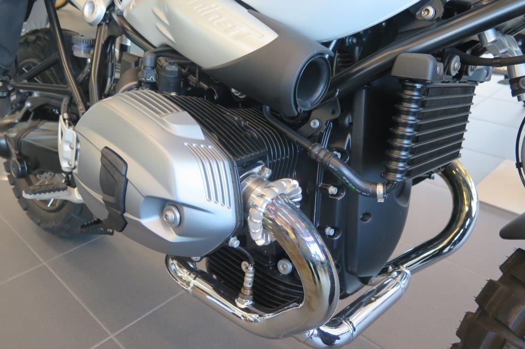 IMG_1327 Écrou de couronne d'échappement pour BMW R nineT Scrambler Urban Pure et Racer