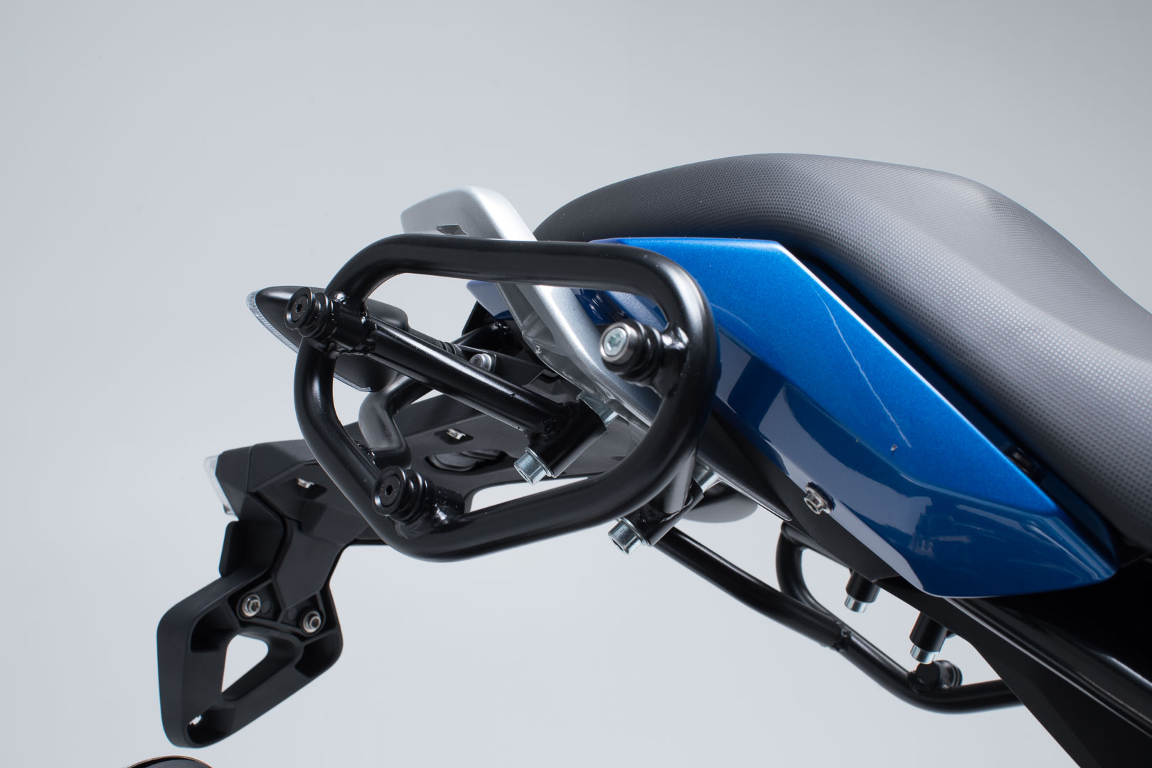 SLC Seitenträger links. B-Ware BMW G 310 R (nur Bj. 2016).