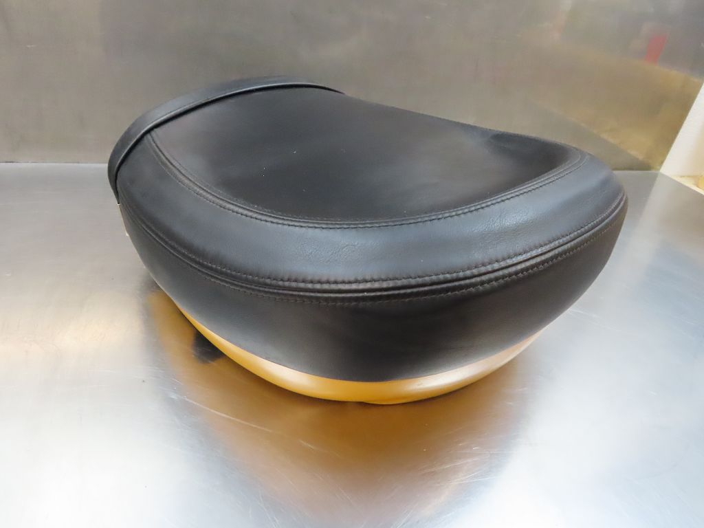 Komfortsitz Sozius Kunstleder mit Blende für BMW R1200C + Independent + Montauk R850C