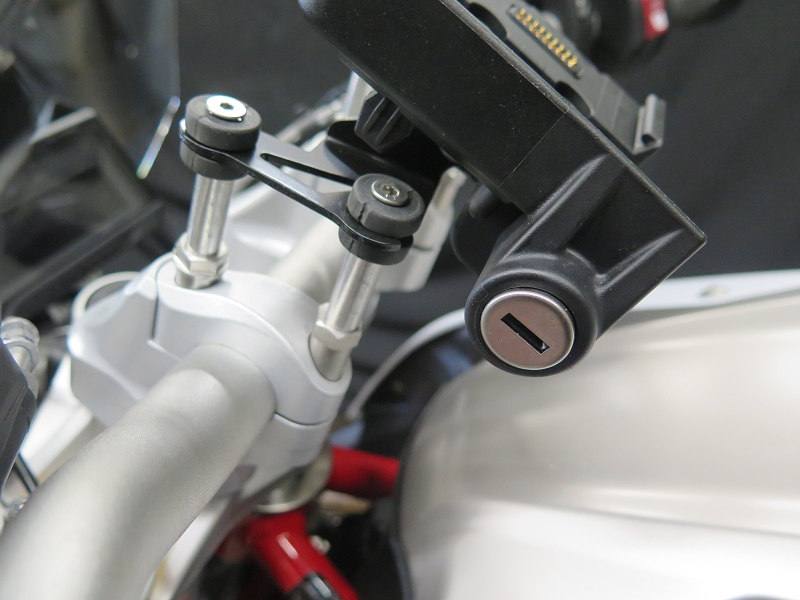 k-901444_s-R1200R-LC-l-ngere-Schraube-35mm-zum-h-her-legen-des-BMW-Navis