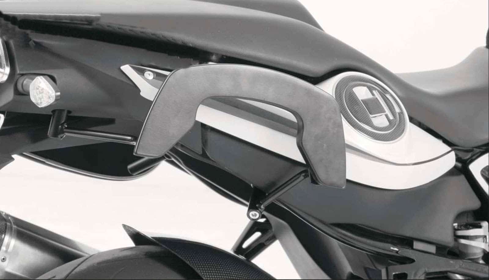 C-Bow Seitenträger schwarz für BMW F 800 S (2006-2011)/F 800 ST (2006-2012) C-Bow Seitenträger schwarz für BMW F 800 S (2006-2011)/F 800 ST (2006-2012)