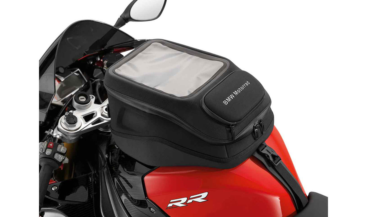 S_1000_RR_Racingred_uni_Lightwhite_uni_Tankrucksack_A0194977