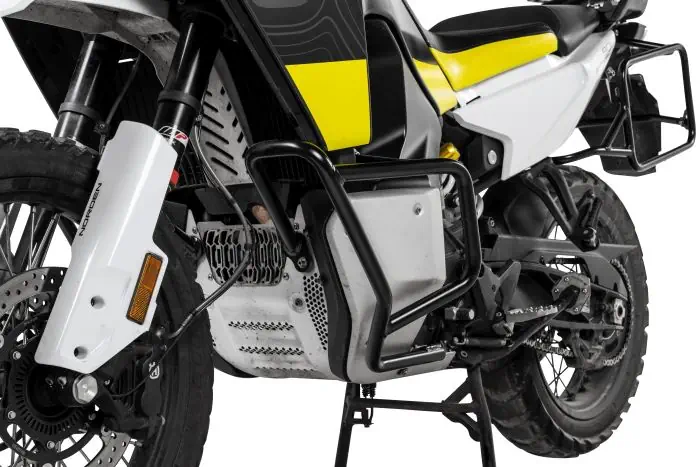 Barra di protezione serbatoio in acciaio inox nera per Husqvarna Norden 901 Barra di protezione serbatoio in acciaio inox nera per Husqvarna Norden 901